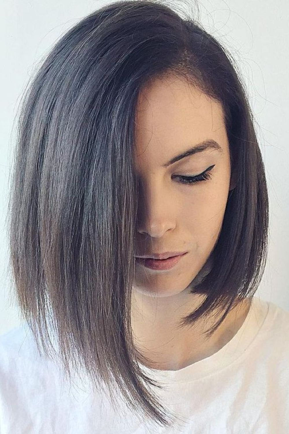 Asymmetrical Collarbone Cut