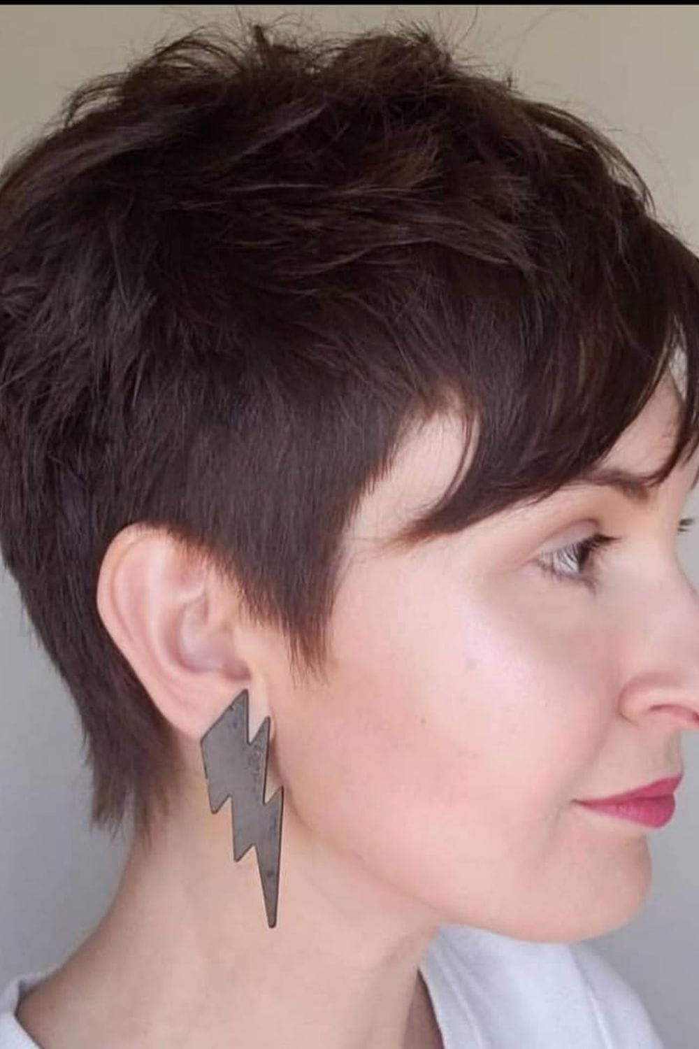 Sculpted Crop Cut